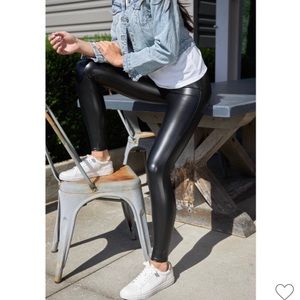 NWOT ASSETS BY Spanks   Women’s all over Faux Leather Leggings  XL